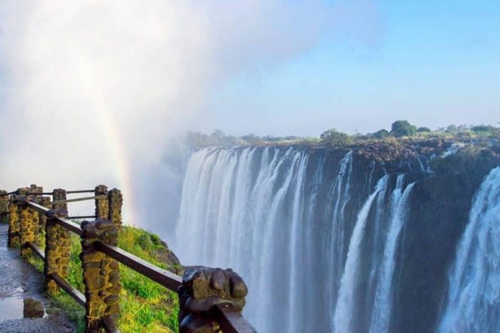 From Kasane (Botswana): Guided trip to Victoria Falls on the Zambian side